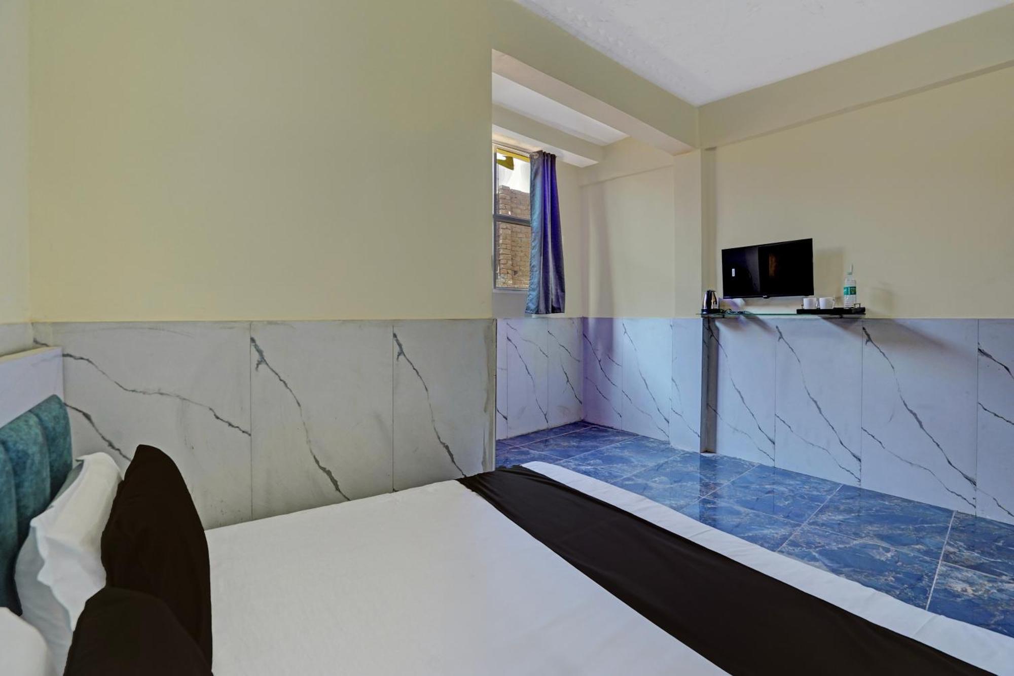 Hotel O Abhinav Hotel โนอิดา ภายนอก รูปภาพ