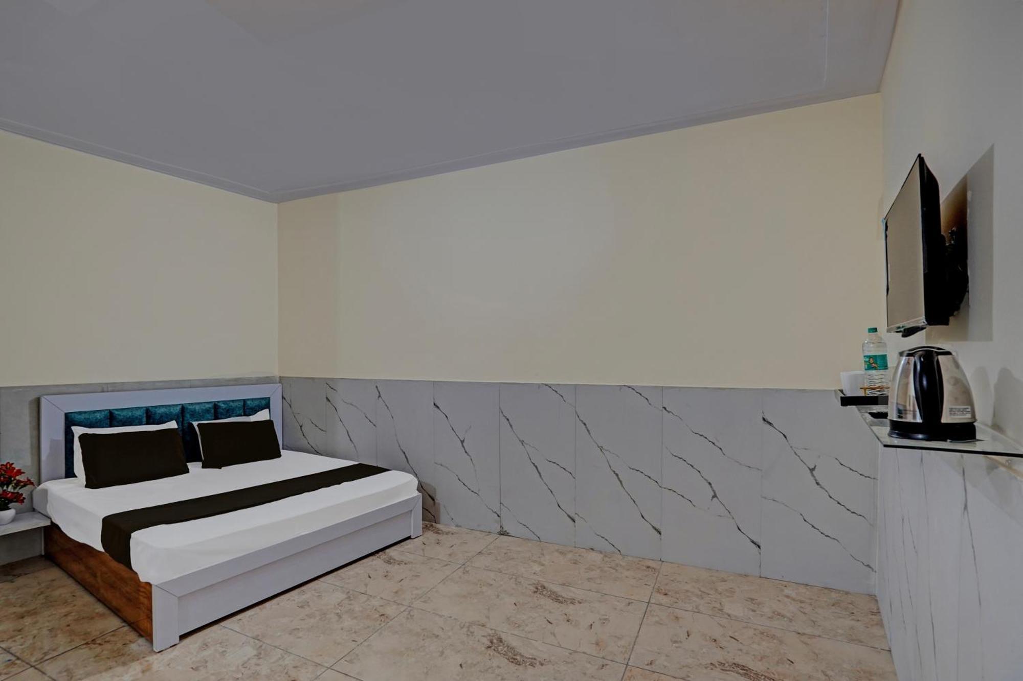 Hotel O Abhinav Hotel โนอิดา ภายนอก รูปภาพ