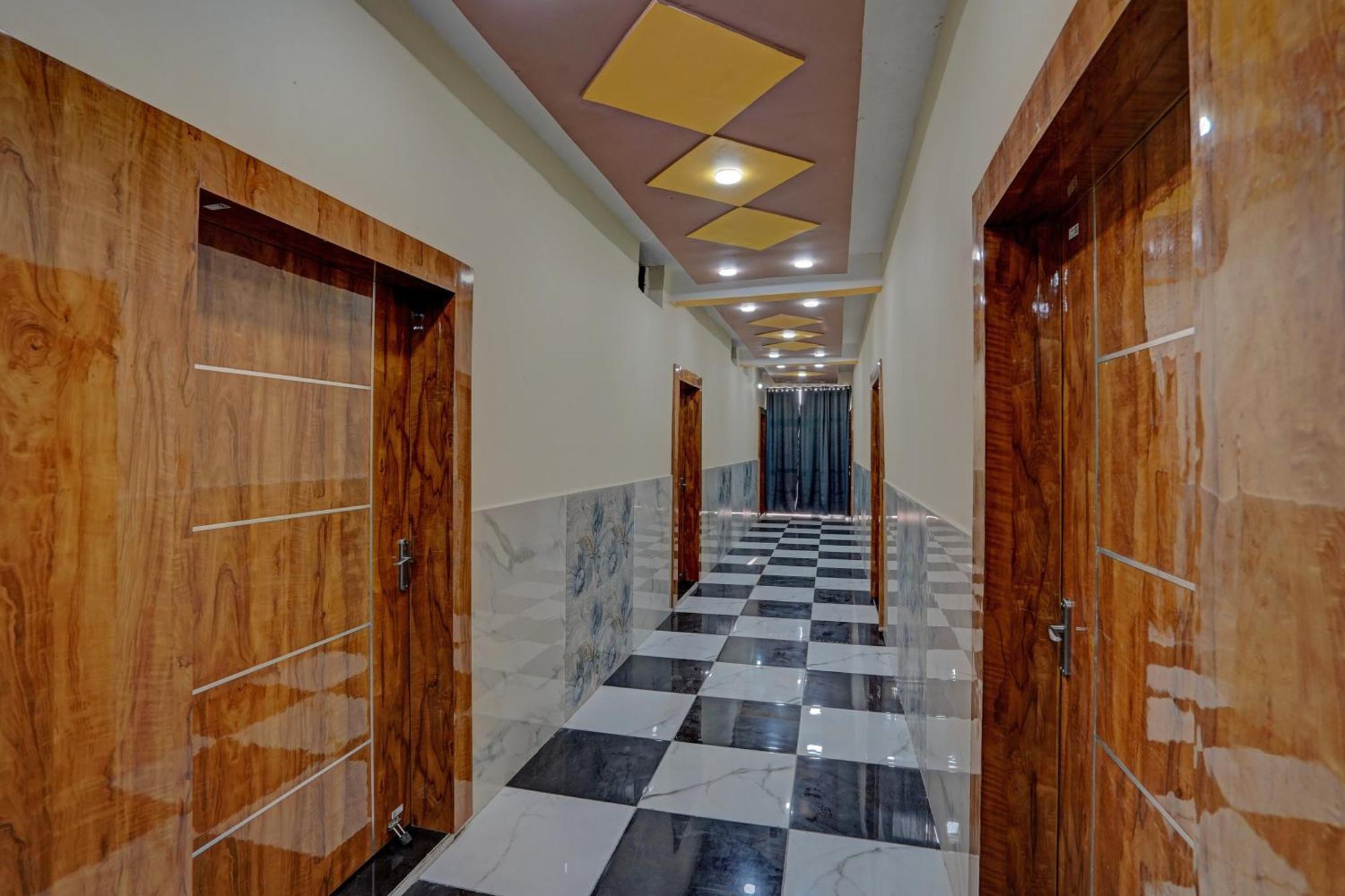 Hotel O Abhinav Hotel โนอิดา ภายนอก รูปภาพ