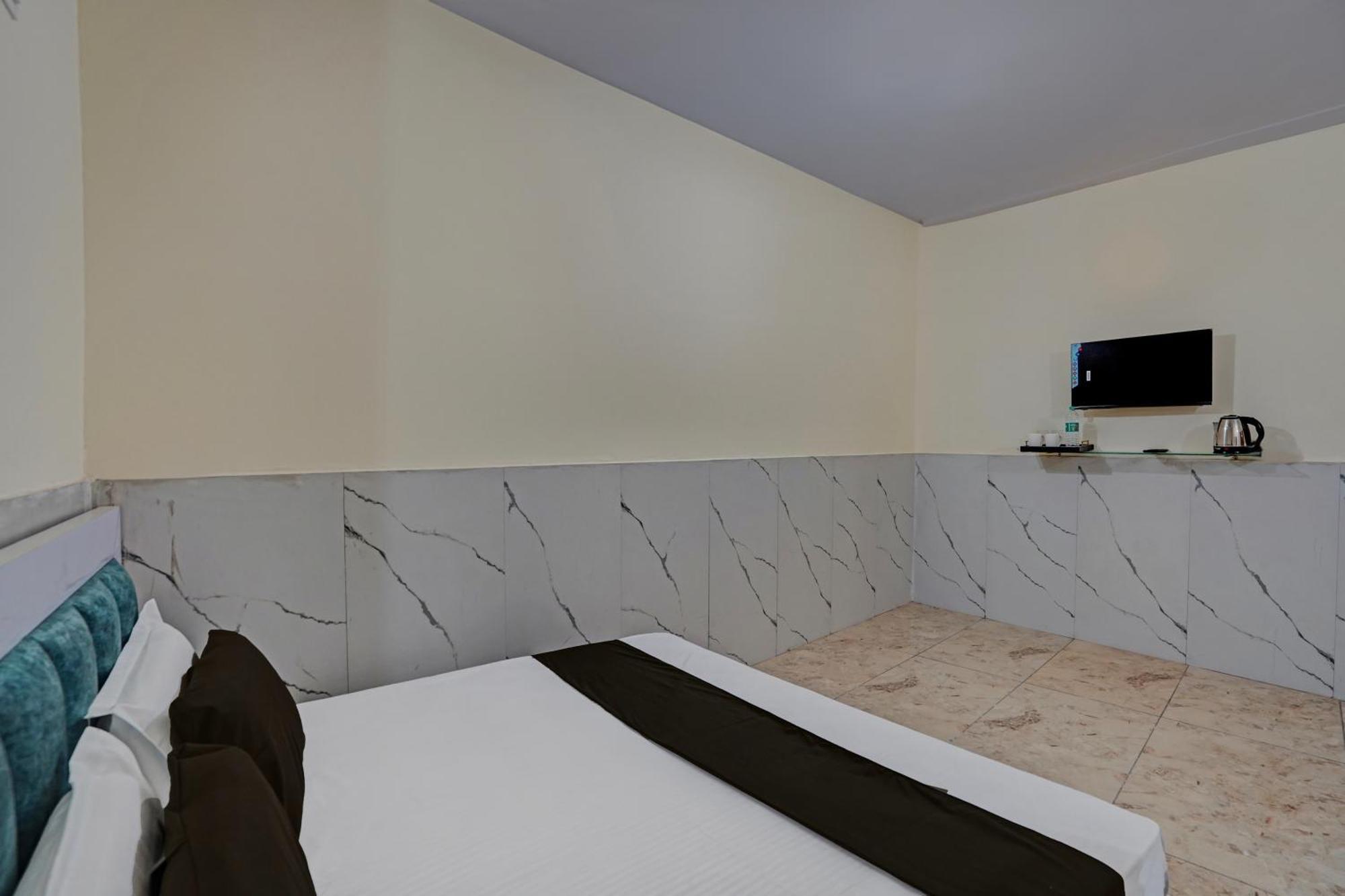 Hotel O Abhinav Hotel โนอิดา ภายนอก รูปภาพ